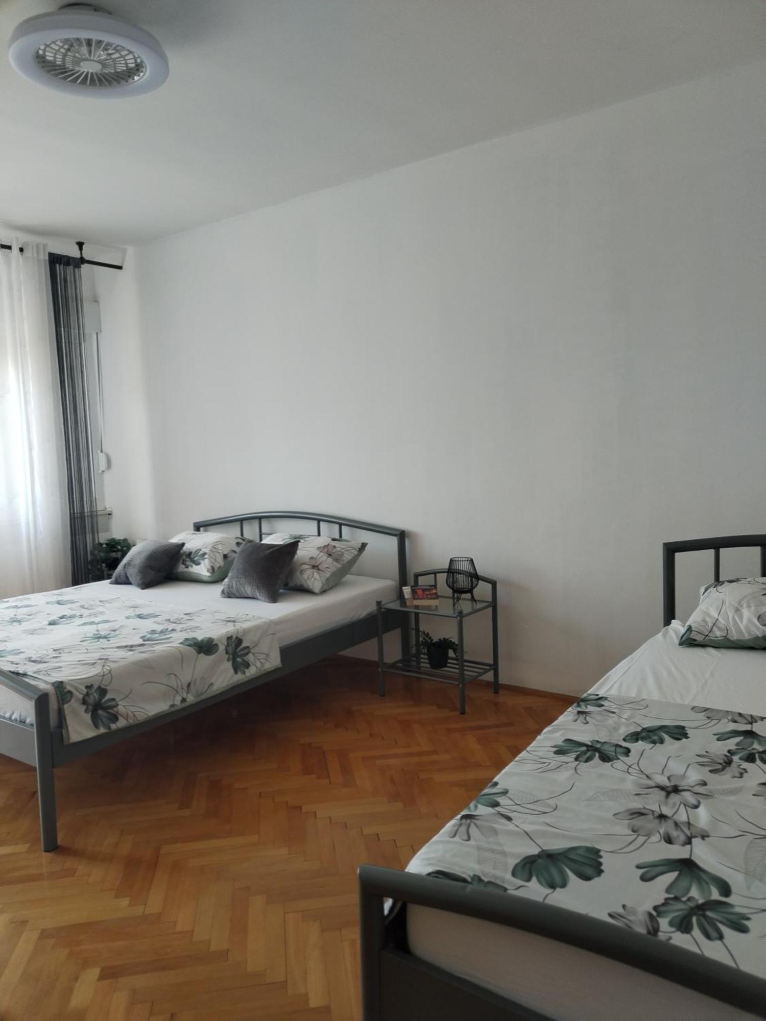 Apartment Marina โปดสตรานา ภายนอก รูปภาพ